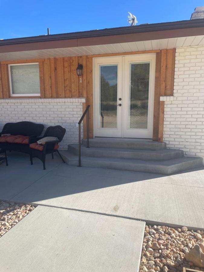 Bryce Canyon Country Inn Тропик Экстерьер фото
